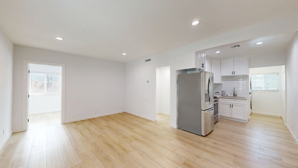 7323 Valmont St, Tujunga, CA à vendre - Numérisation 3D de Matterport - Image 2 de 23
