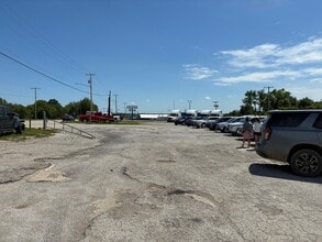 2704 N 291 Hwy, Harrisonville, MO for lease Building Photo- Image 2 of 4