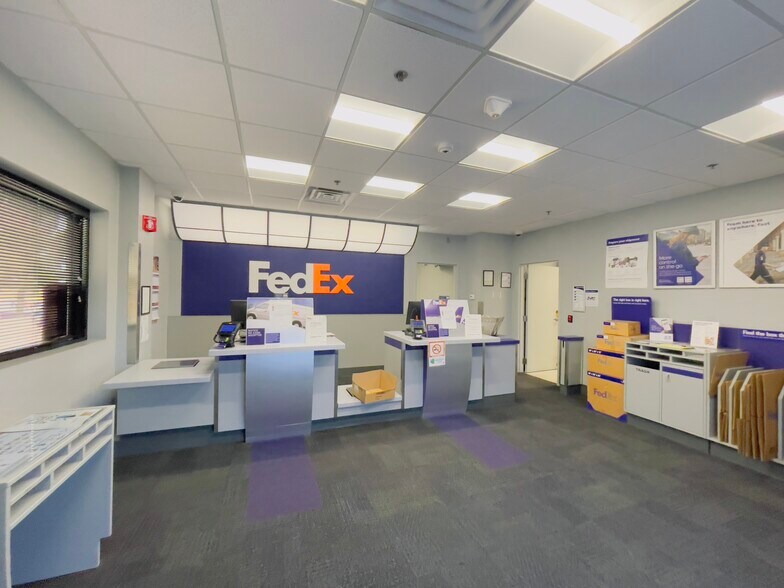 4062 E Industry Dr, Sierra Vista, AZ à louer - Photo du bâtiment - Image 2 de 15