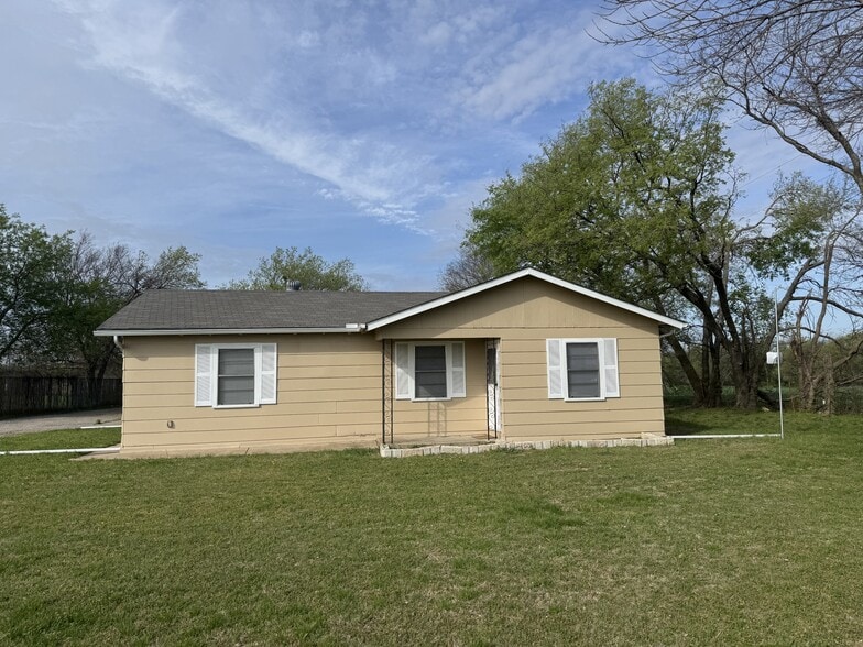 301 FM 2738, Alvarado, TX for lease - Building Photo - Image 3 of 4