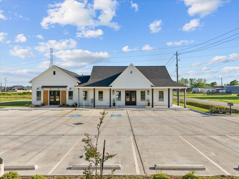 12121 FM 1764 Rd, Santa Fe, TX à vendre - Photo du bâtiment - Image 1 de 29