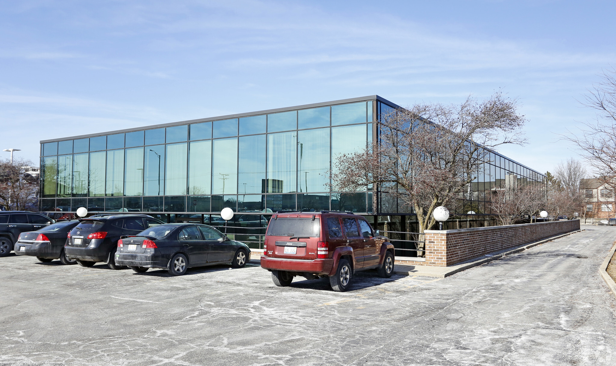 120 W Golf Rd, Schaumburg, IL for lease Primary Photo- Image 1 of 9