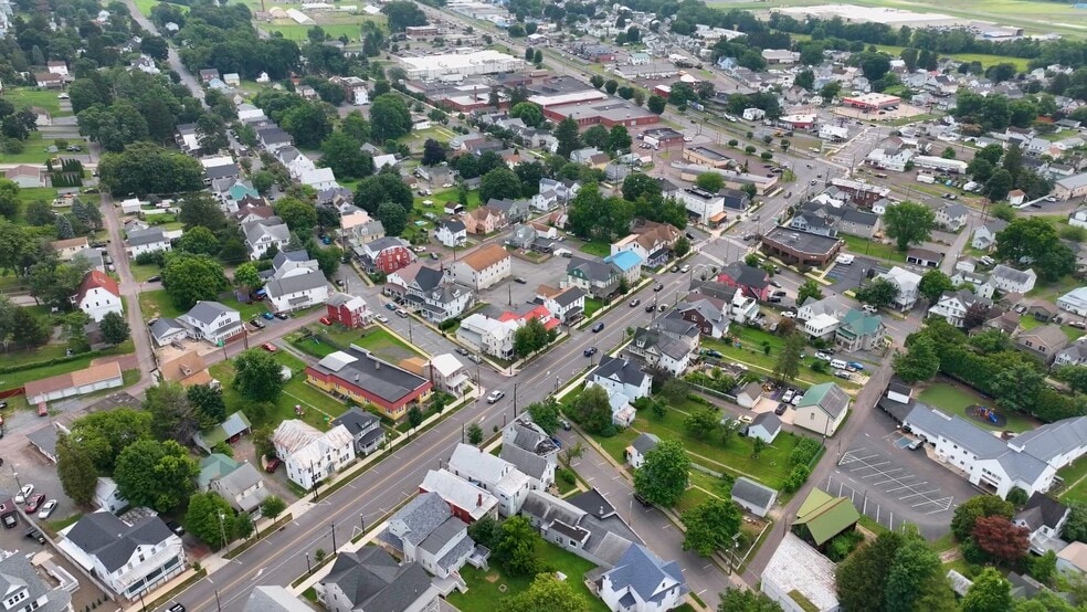 413-455 East St portfolio of 5 properties for sale on LoopNet.ca - Commercial Listing Video - Image 2 of 36