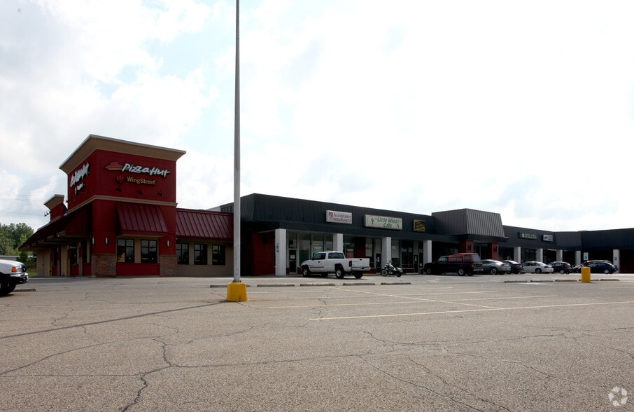 2700-2790 Mahoning Ave NW, Warren, OH for lease - Building Photo - Image 2 of 25