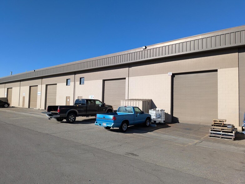 8169 S State St, Midvale, UT à louer - Photo du bâtiment - Image 2 de 9