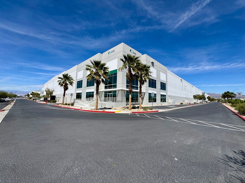 5245 N Sloan Ln, Las Vegas, NV for lease - Primary Photo - Image 1 of 6