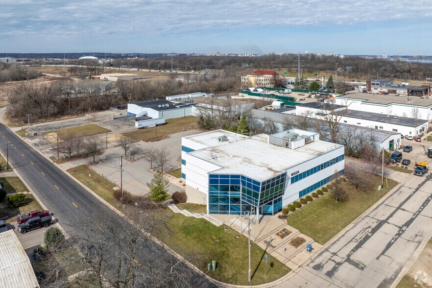 6911 Mangrove Ln, Monona, WI à louer - Aérien - Image 2 de 27