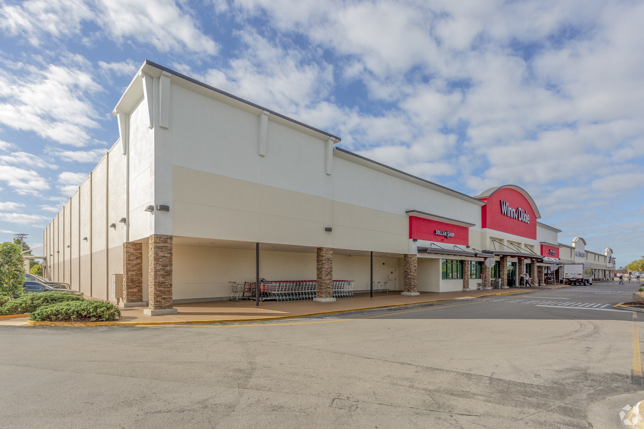 1000-1016 Cape Coral Pky E, Cape Coral, FL for lease Primary Photo- Image 1 of 10