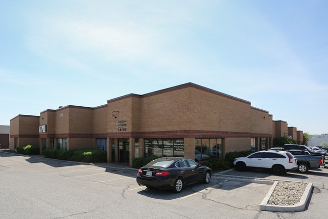 More details for 1208 Gorham St, Newmarket, ON - Industrial for Sale