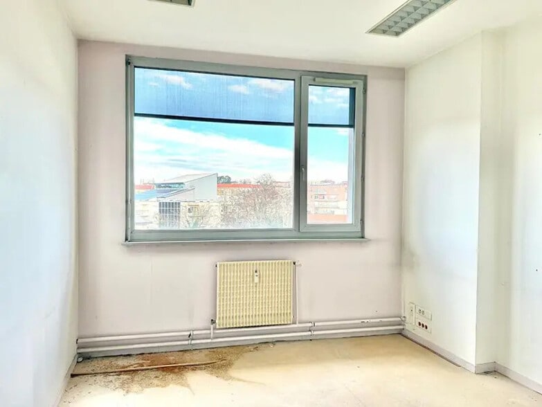 Office in Besançon for sale - Interior Photo - Image 3 of 6