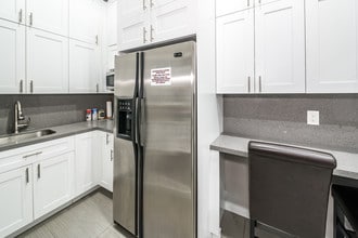 1946 Tyler St, Hollywood, FL for sale Interior Photo- Image 2 of 10