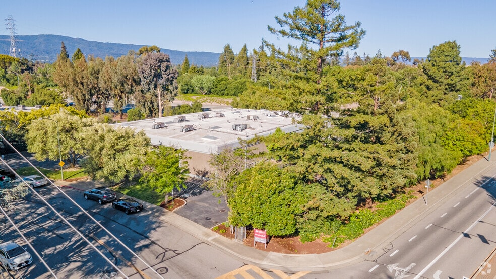 300 Pioneer Way, Mountain View, CA for sale - Building Photo - Image 3 of 5