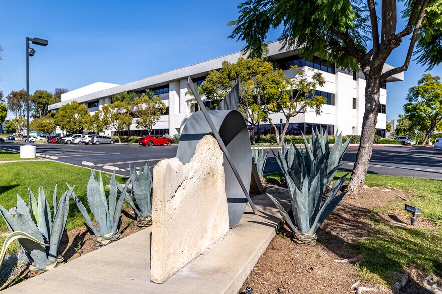500 S Kraemer Blvd, Brea, CA à louer - Photo du bâtiment - Image 3 de 12
