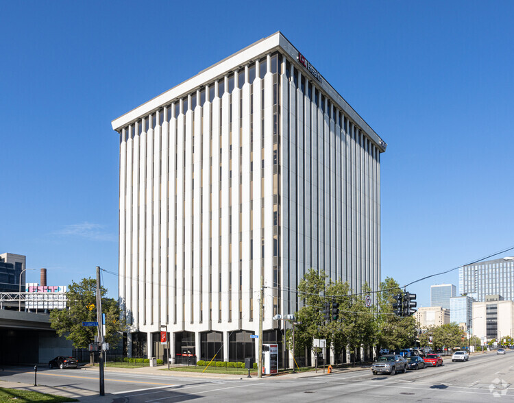 250 E Liberty St, Louisville, KY for lease - Primary Photo - Image 1 of 10