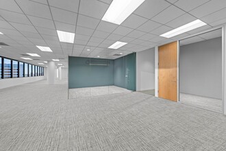 18100 Von Karman Ave, Irvine, CA à louer Photo intérieure- Image 2 de 5