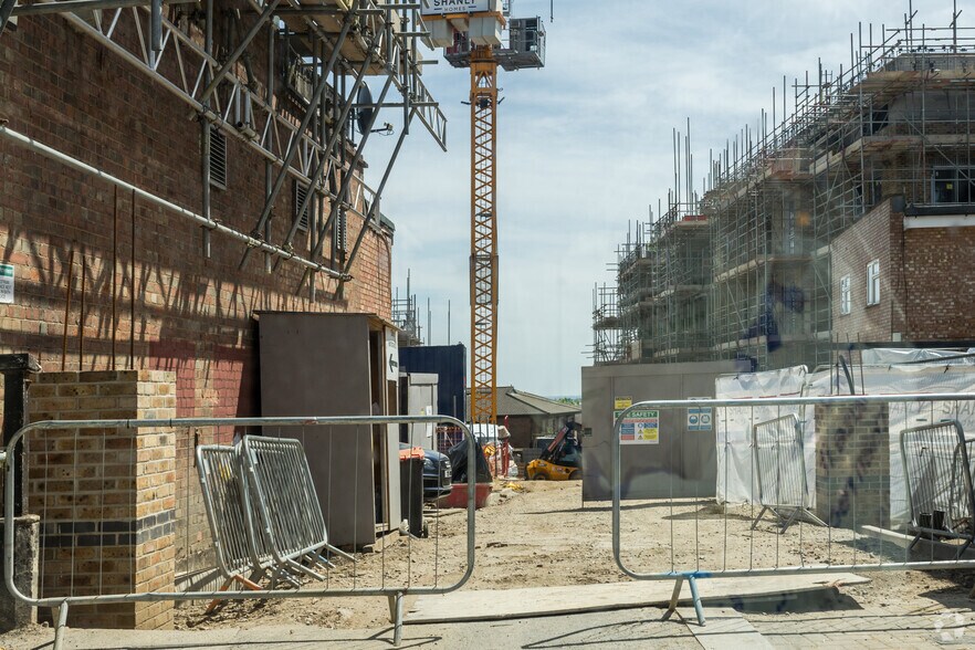 164 High St, Barnet à louer - Photo du bâtiment - Image 2 de 2