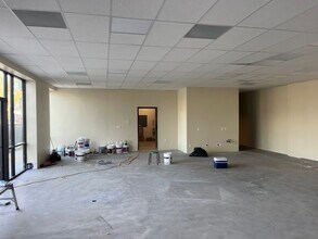 5273-5279 W Olympic Blvd, Los Angeles, CA à louer Photo intérieure- Image 1 de 4