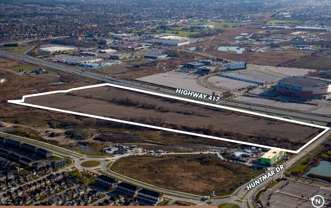 325 Huntmar Dr, Ottawa, ON à vendre Photo du bâtiment- Image 1 de 3