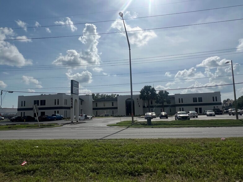 5118 N 56th St, Tampa, FL à louer - Photo du bâtiment - Image 2 de 19