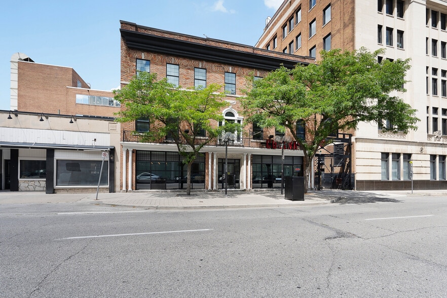 46-58 Chatham St W, Windsor, ON for lease - Building Photo - Image 2 of 45