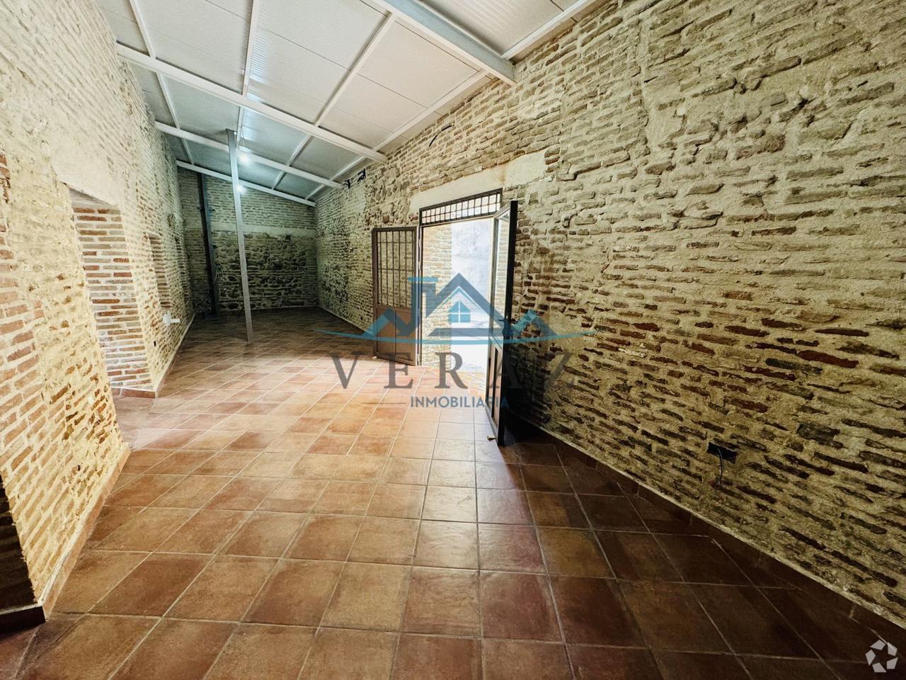 Retail in Talavera de la Reina, Toledo for lease Interior Photo- Image 1 of 2