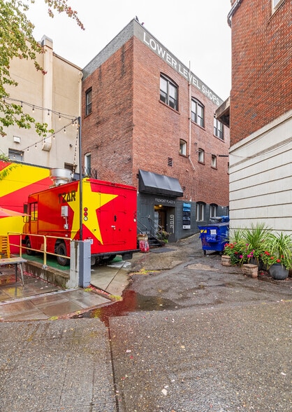 3516 Fremont Pl N, Seattle, WA for lease - Building Photo - Image 3 of 30