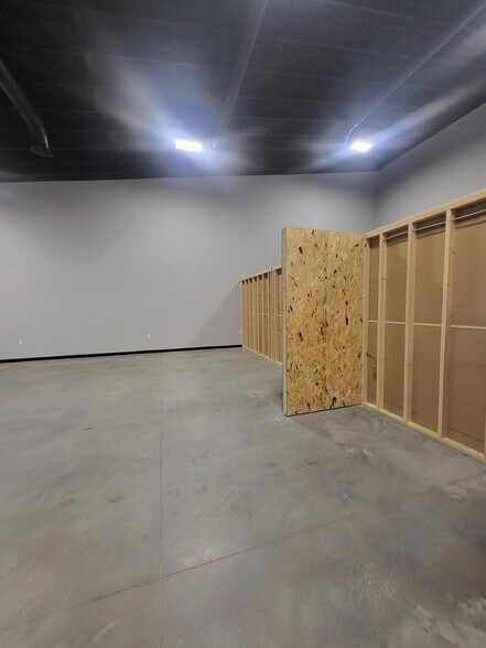 1131 Lincoln Ave SW, Huron, SD à louer - Photo intérieure - Image 3 de 15