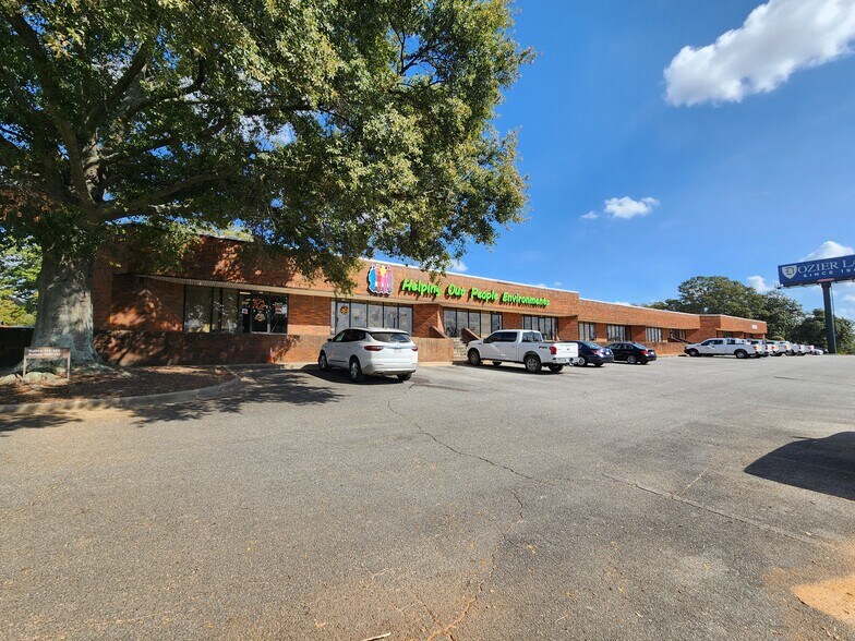 750 Baconsfield Dr, Macon-Bibb, GA à louer - Photo du bâtiment - Image 3 de 9