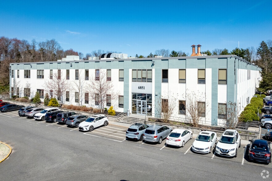 6851 Jericho Tpke, Syosset, NY for lease - Building Photo - Image 2 of 6