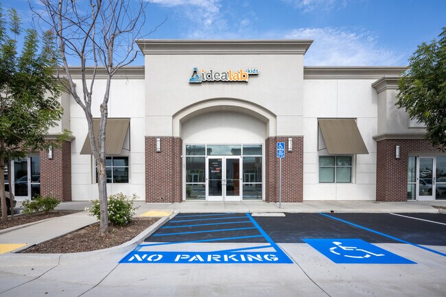Plus de détails pour 3559 Allen Rd, Bakersfield, CA - Bureau à vendre