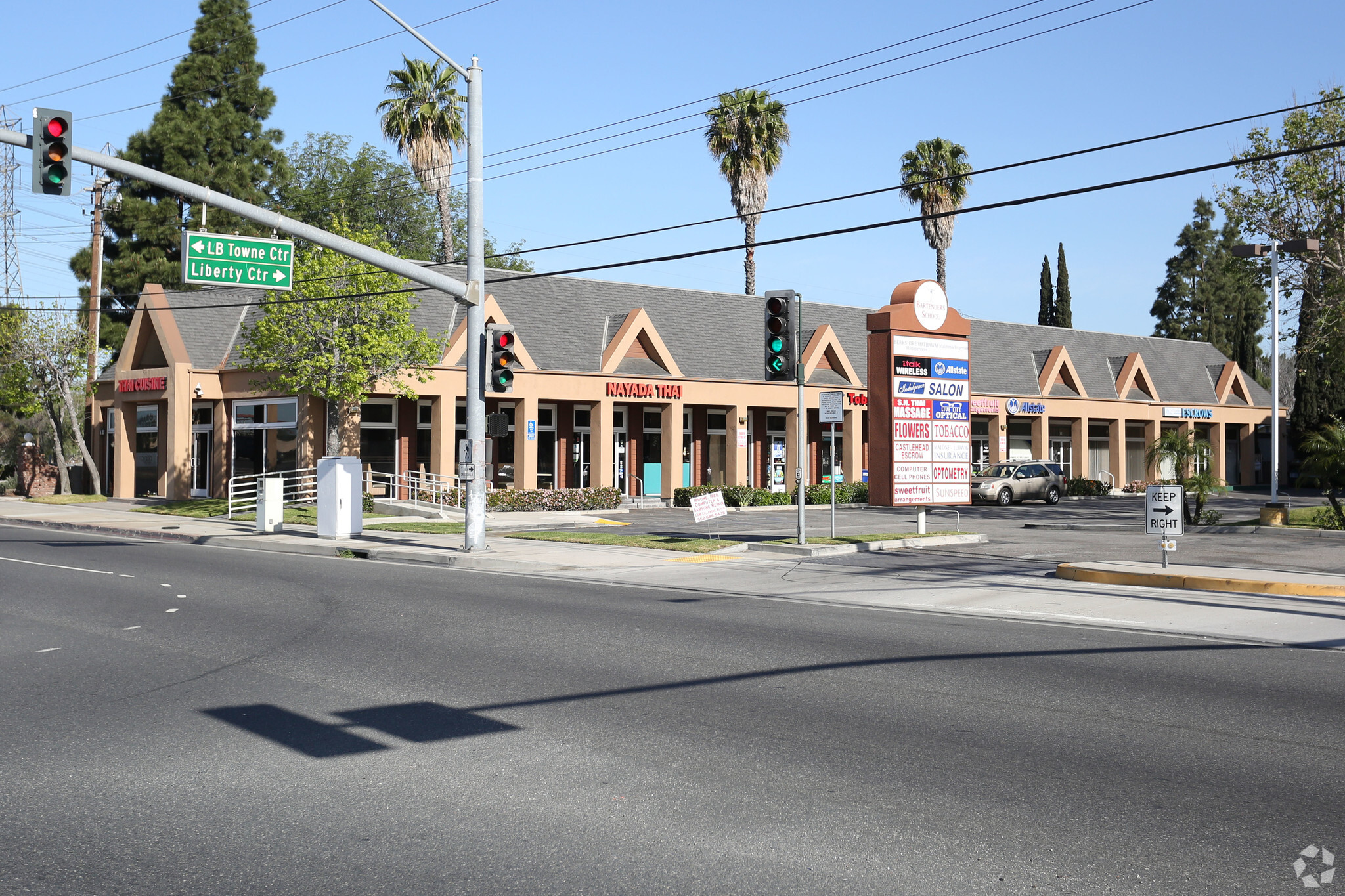 11401-11421 Carson St, Lakewood, CA à louer Photo principale- Image 1 de 11