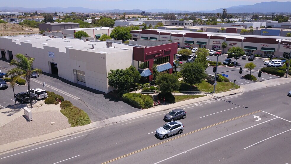26450 Jefferson Ave, Murrieta, CA à louer - Photo du bâtiment - Image 3 de 4