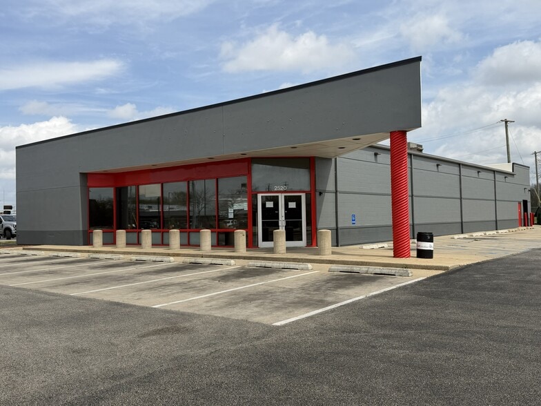2520 11th St, Rockford, IL for sale - Building Photo - Image 1 of 5