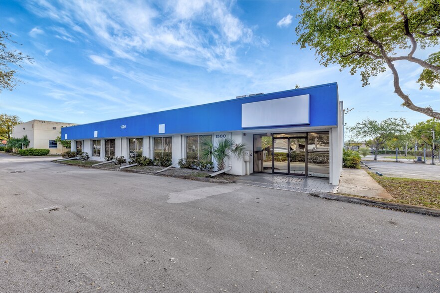 1500 N Powerline Rd, Pompano Beach, FL à louer - Photo du bâtiment - Image 3 de 25