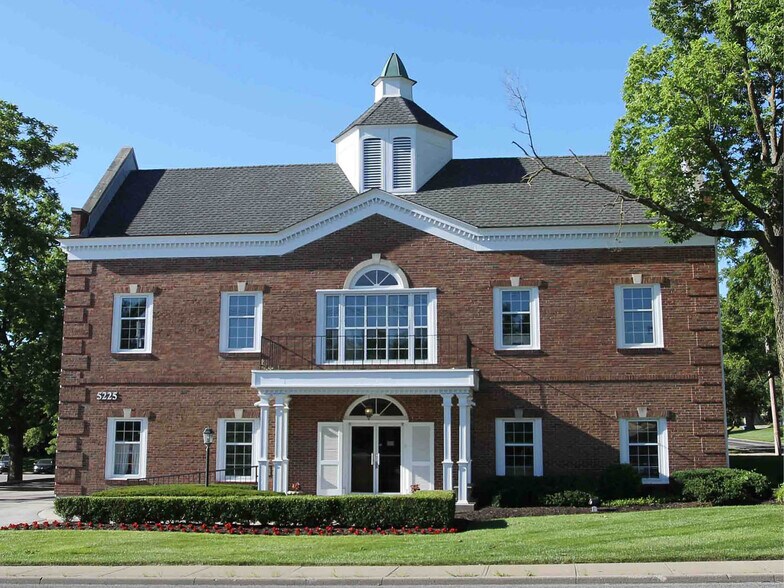 5225 W 75th St, Prairie Village, KS for lease - Primary Photo - Image 1 of 5