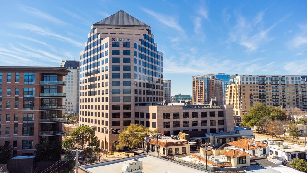 2515 McKinney Ave, Dallas, TX à louer - Photo du bâtiment - Image 2 de 22