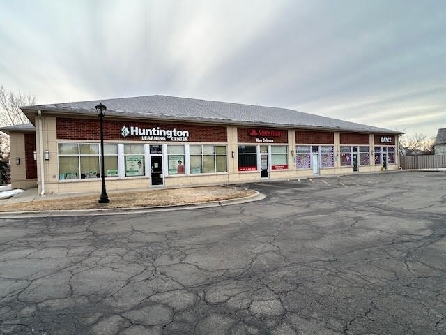 More details for 4590 Princeton Ln, Lake In The Hills, IL - Retail for Sale