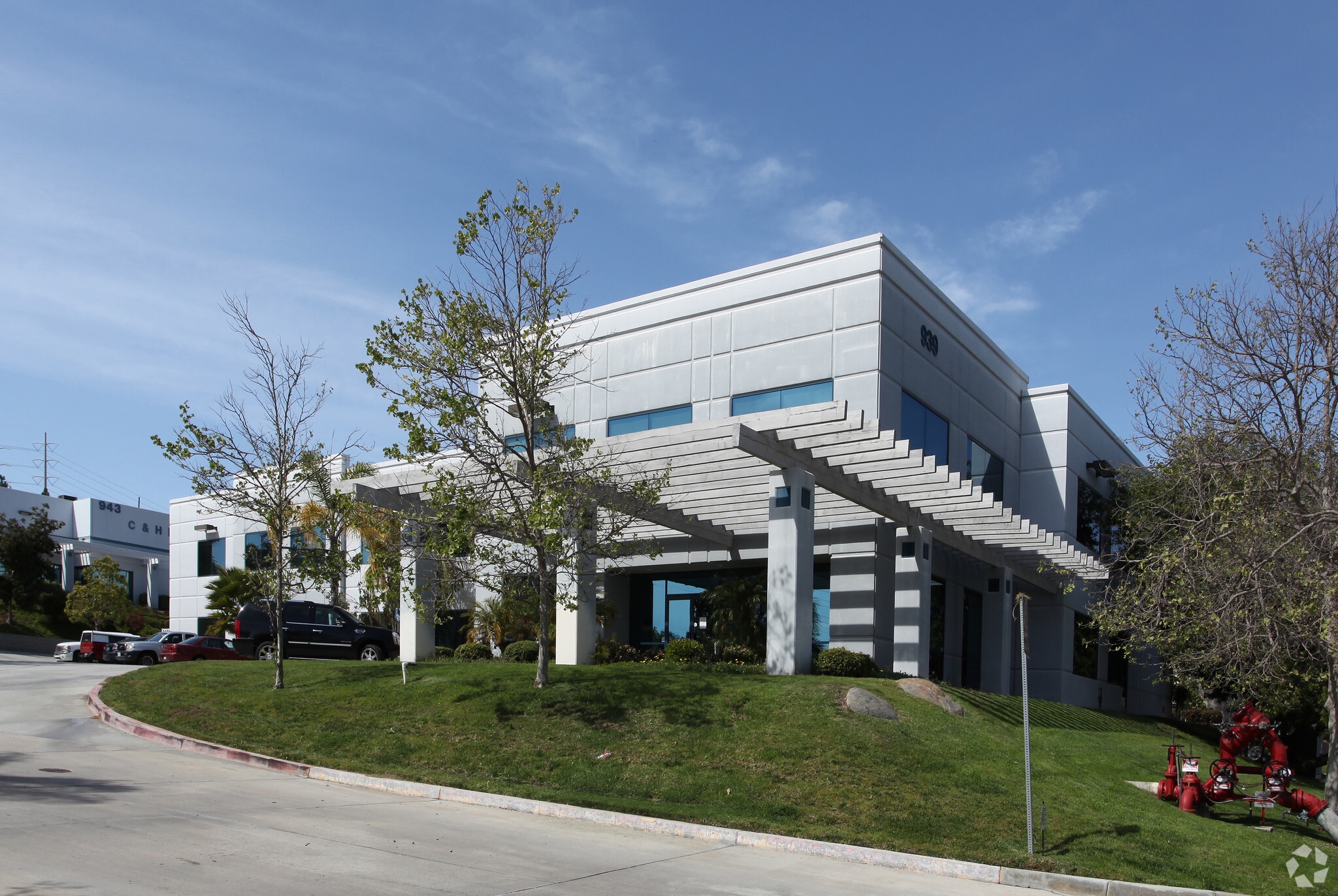 939 S Andreasen Dr, Escondido, CA for lease Primary Photo- Image 1 of 4