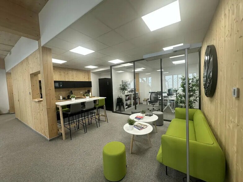 Office in Schiltigheim for lease - Interior Photo - Image 3 of 5