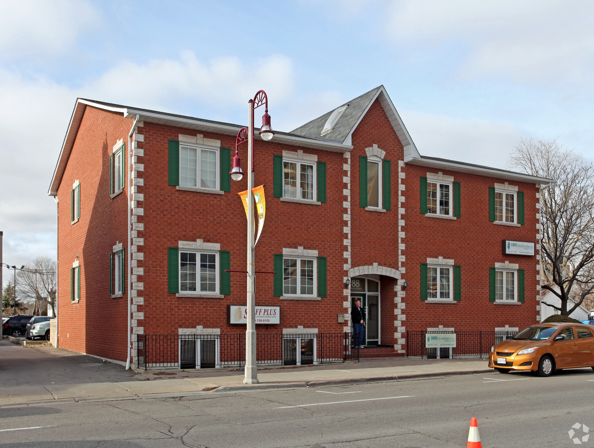 88 Centre St N, Oshawa, ON for sale Primary Photo- Image 1 of 1