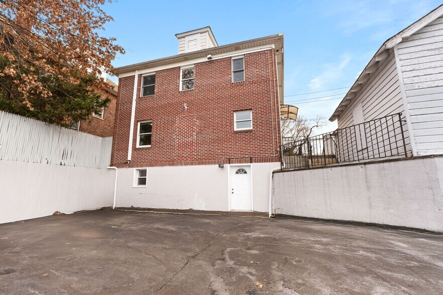 149 Glenwood Ave, Staten Island, NY à louer - Photo du bâtiment - Image 3 de 19