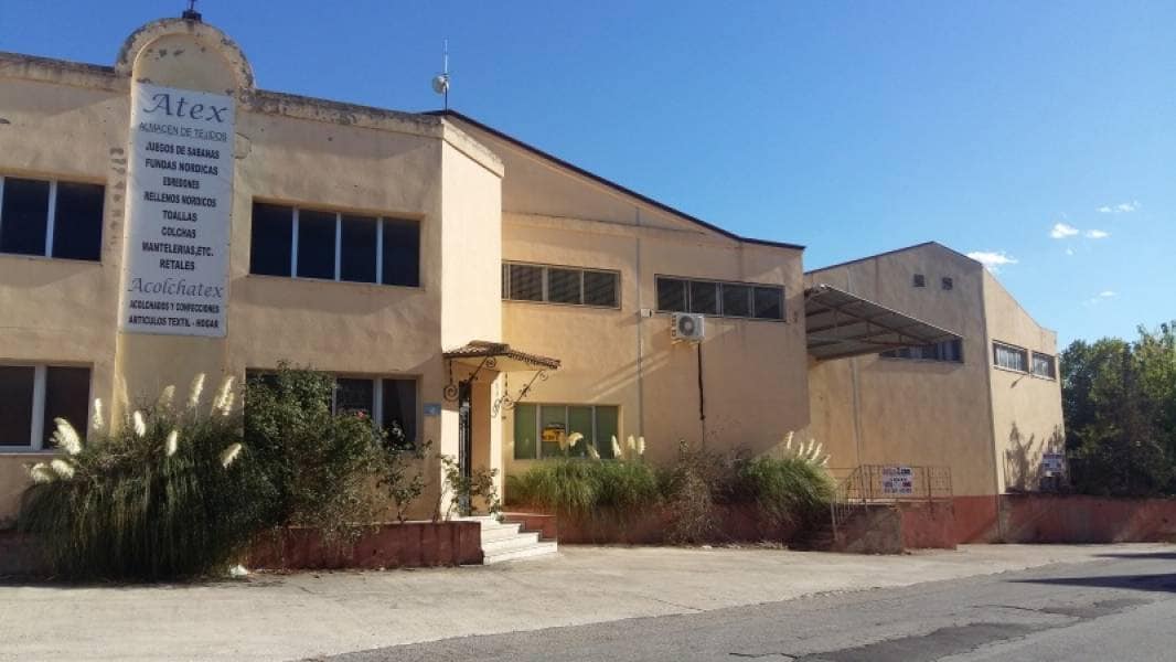 Industrial in València for lease Building Photo- Image 1 of 2