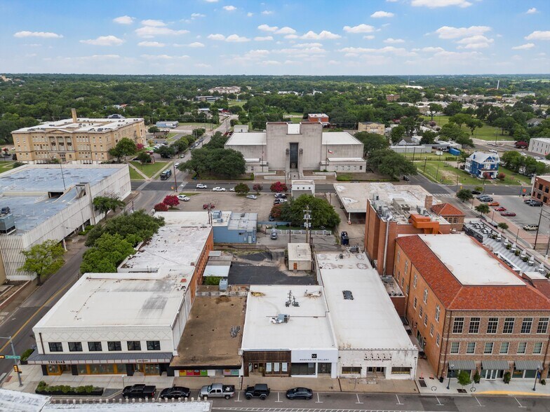 715-719 Washington Ave, Waco, TX à vendre - Photo du bâtiment - Image 2 de 7