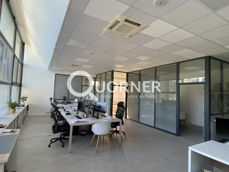 Bureau dans Fréjus à vendre - Photo du bâtiment - Image 2 de 7