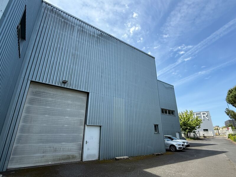 Flex in Villenave-d'Ornon for lease Building Photo- Image 1 of 5
