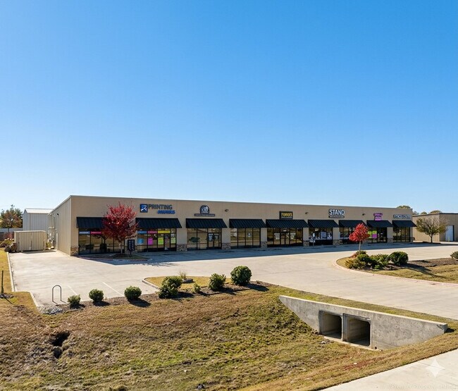 Plus de détails pour 5850 Kroger Dr, Fort Worth, TX - Commerce de détail à louer
