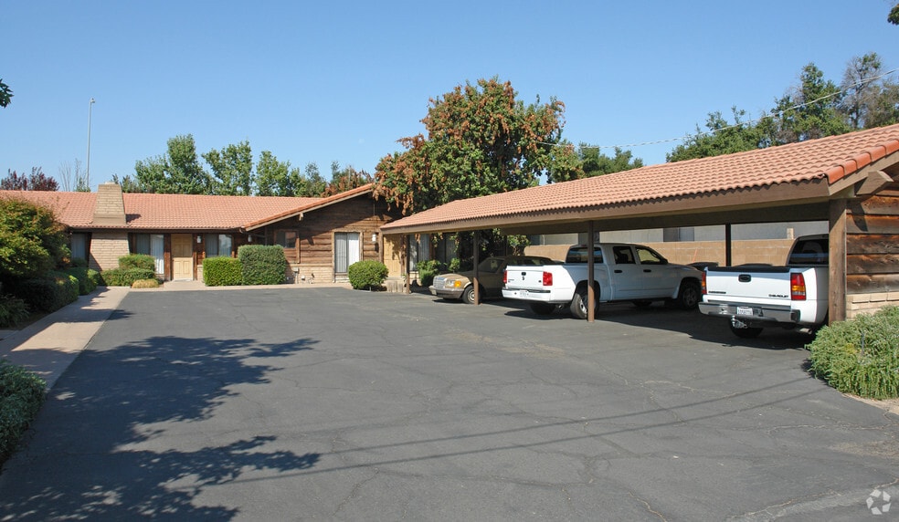 7089 N Howard St, Fresno, CA for sale - Building Photo - Image 2 of 7
