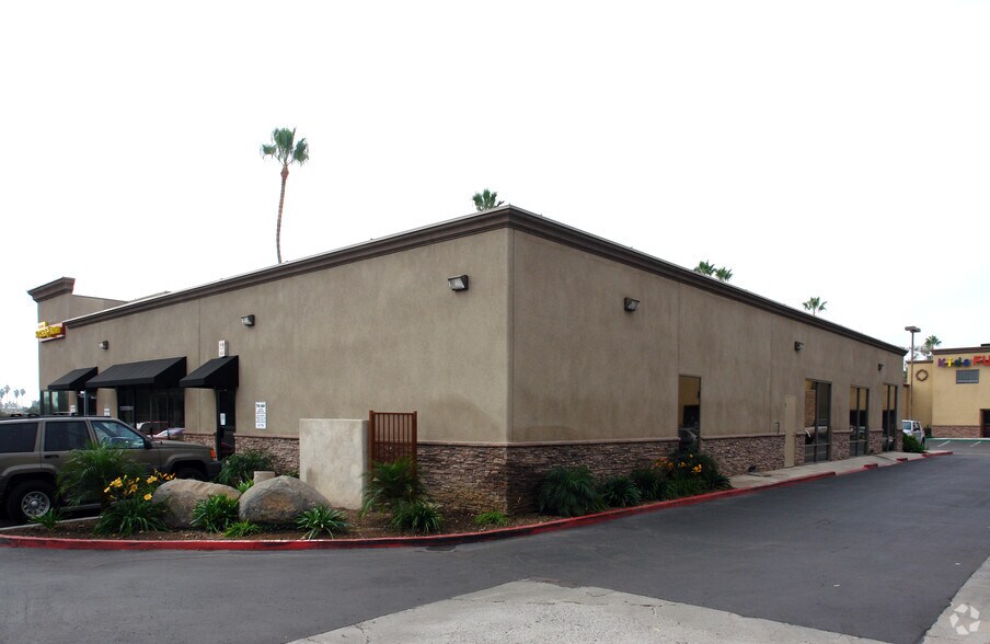8288-8290 Miramar Rd, San Diego, CA à louer - Photo du bâtiment - Image 2 de 3
