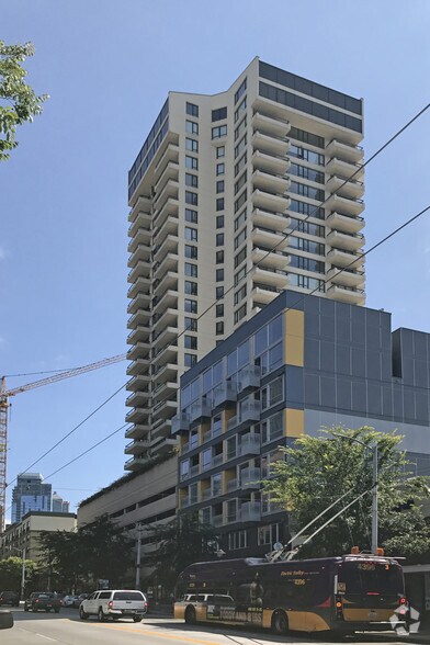 2201-2211 3rd Ave, Seattle, WA à vendre - Photo du bâtiment - Image 3 de 11