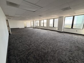 102 W 3rd St, Winston-Salem, NC for lease Interior Photo- Image 1 of 2